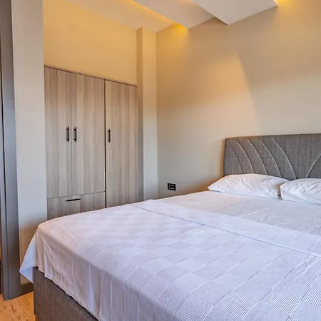 Glory Life Apartment *